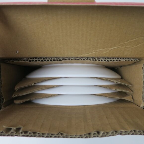 Williams Sonoma Set of 4 Woodland Berry 6.5" Appetizer Plates - Picture 9 of 9